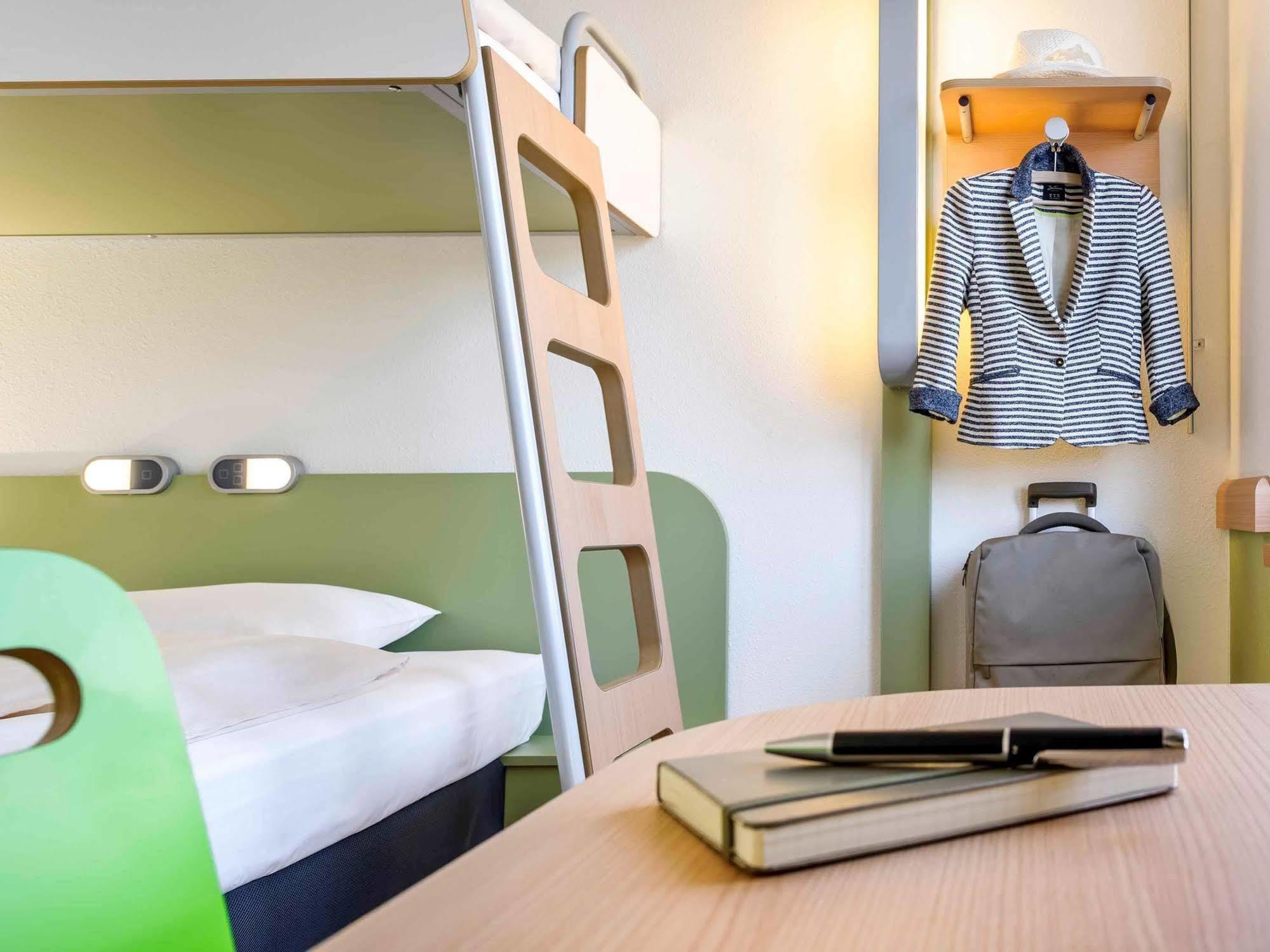 Ibis Budget Nanterre La Defense Exterior photo