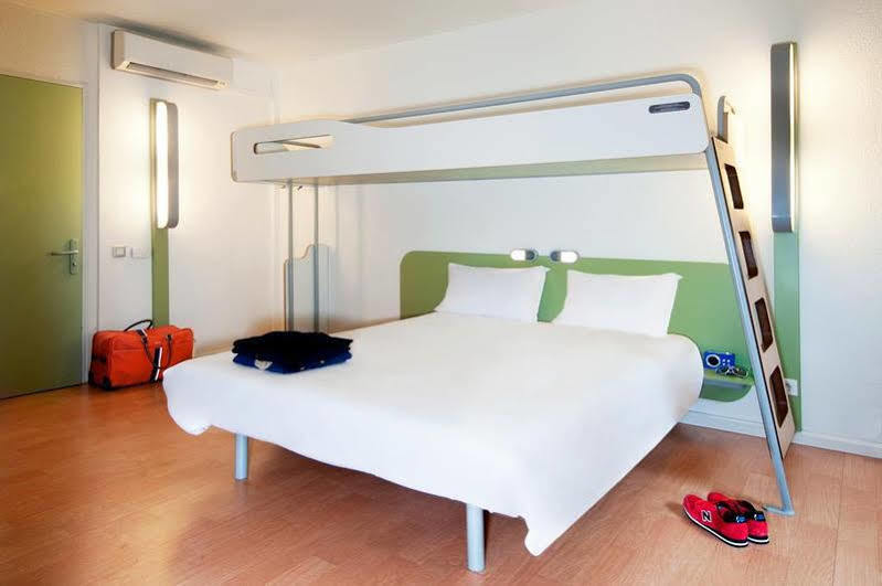 Ibis Budget Nanterre La Defense Exterior photo